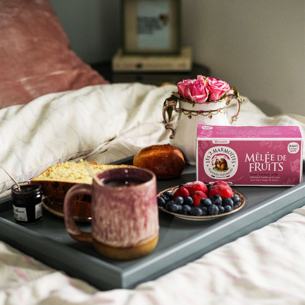 Une boisson sans théine ou caféine, pour une alternative au café le matin : la tisane Mêlée de Fruits peut se boire au petit déjeuner, fruits rouges naturels sans aucun arôme ajouté