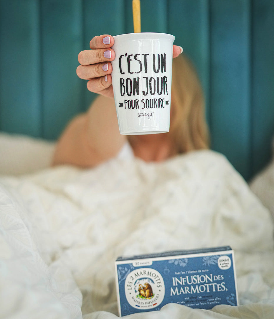 Les tisanes au tilleul sont souvent recommandées pour l'heure du coucher