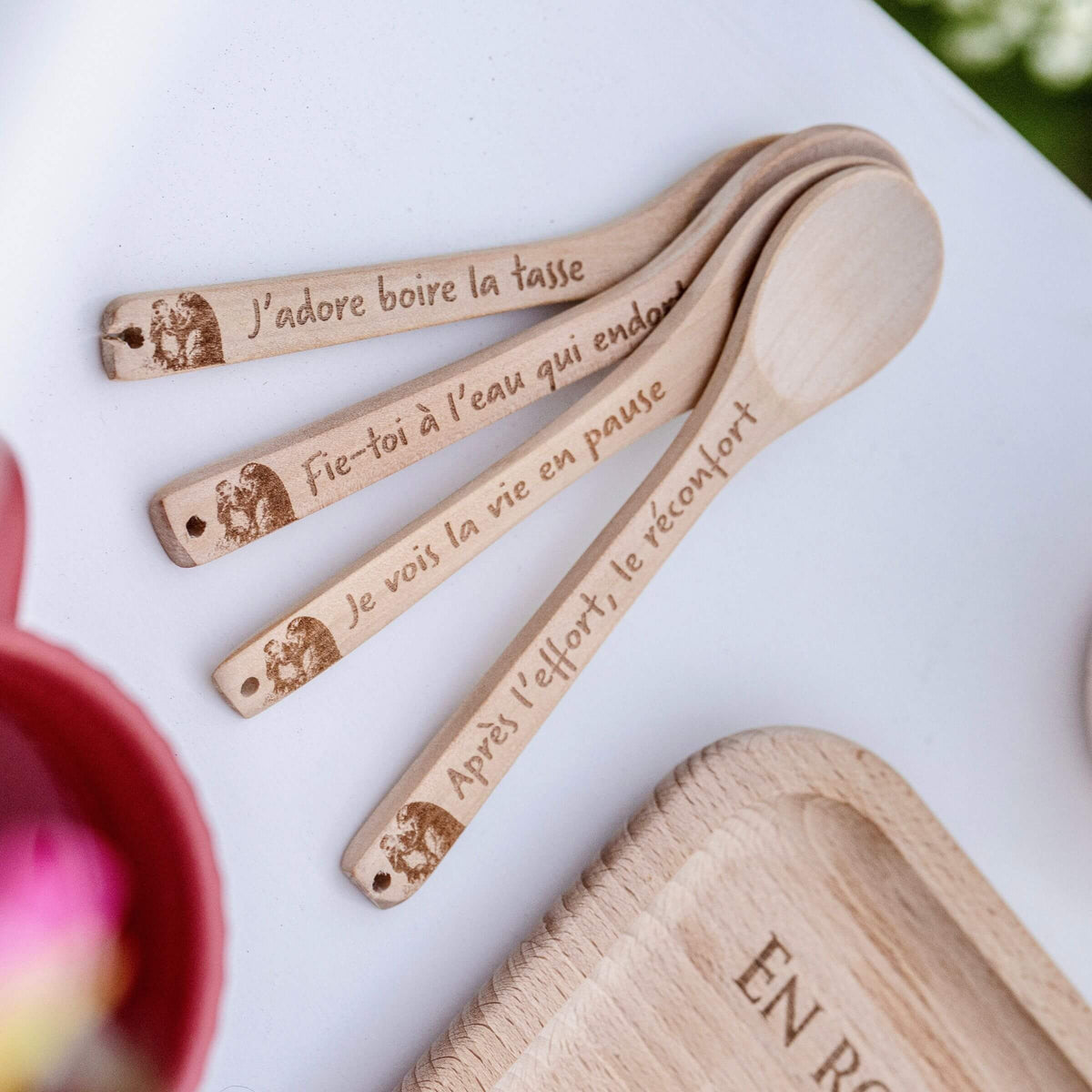 4 petites cuillères à thé en bois pour récupérer le sachet au fond de la tasse