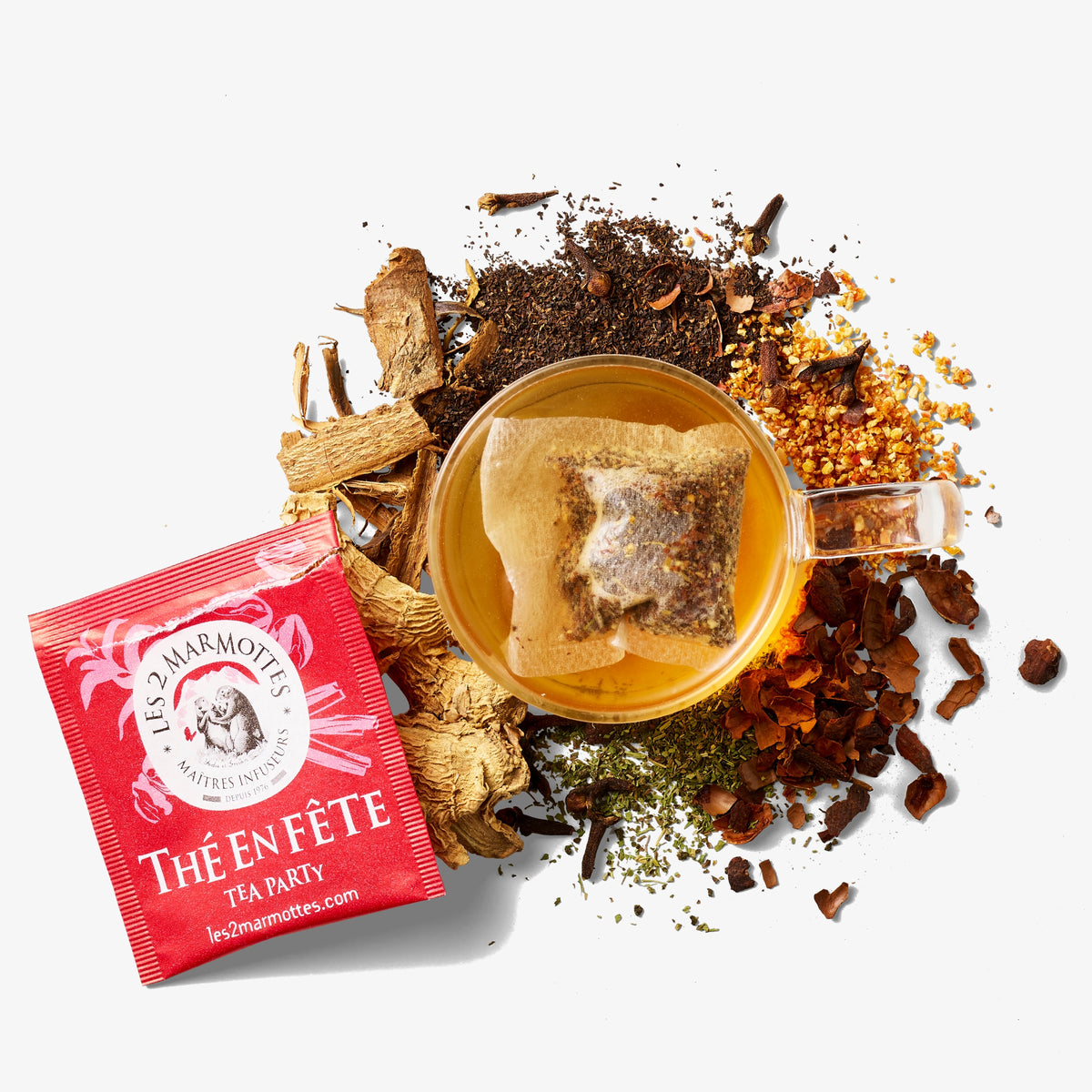 Tasse de thé de noel  Thé en Fête : thé noir bio aux épices, au cacao et à l'orange en édition limitée pour les fêtes